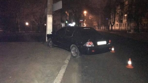 В Одессе водитель врезался в столб