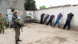 Какие банды грабят Украину