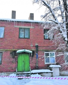 В Харькове под тяжестью снега рушатся дома
