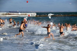 ФОТОФАКТ. Одесские "моржи" установили рекорд
