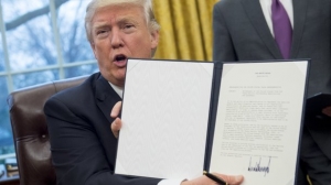 Прокурор штата Вашингтон подаст на Трампа в суд из-за указа о мигрантах