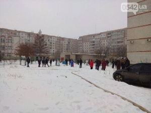 В Сумах загорелся спортивный клуб, район затянуло дымом 