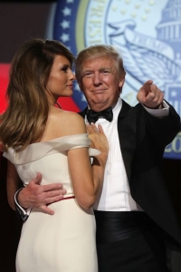 Трамп с женой станцевали романтический танец на балу в честь инаугурации 