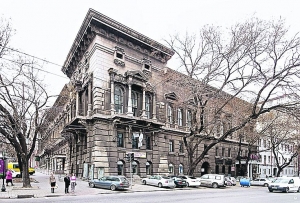 Прогулка по особнякам Одессы: дом с "ушками" и бионическая архитектура 