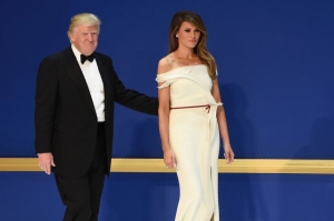 Трамп с женой станцевали романтический танец на балу в честь инаугурации 