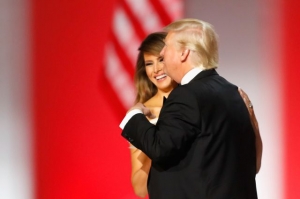 Трамп с женой станцевали романтический танец на балу в честь инаугурации 