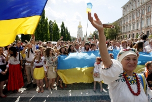 Астрологический прогноз для Украины: простым жителям Петух несет успех в делах семейных, а политикам придется несладко