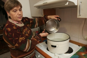 Снова подорожание: во сколько в 2017-м украинцам обойдется посмотреть ТВ и помыться 