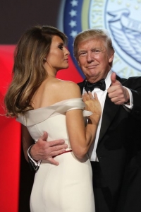 Дизайнер бального платья Меланьи Трамп шил платья для Клинтон, Буш и Обамы