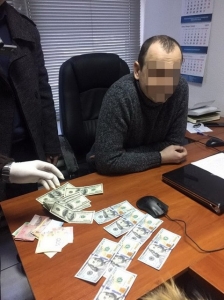 На взятке погорел высокопоставленный одесский таможенник 