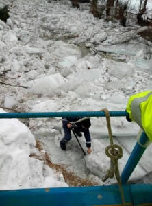 На Закарпатье лед и вода наделали много беды   