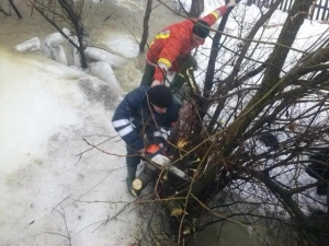 На Закарпатье лед и вода наделали много беды   