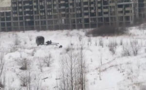 В Макеевке боевики спрятались за спинами детей 