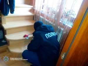 В Ровно вооруженные грабители в масках напали на семью  