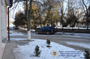 Стрельба и пятна крови на асфальте: в Николаеве пытались убить предпринимателя 