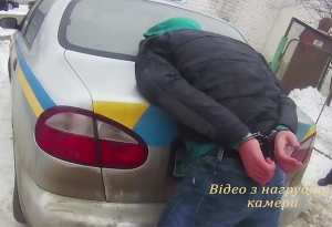 Во Львове с ножом напали на полицейского 
