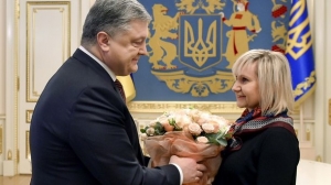 Жена Сущенко рассказала, что общается с мужем только через адвоката и письма
