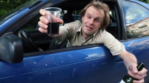 В Николаеве пьяный полицейский начальник сел за руль авто 